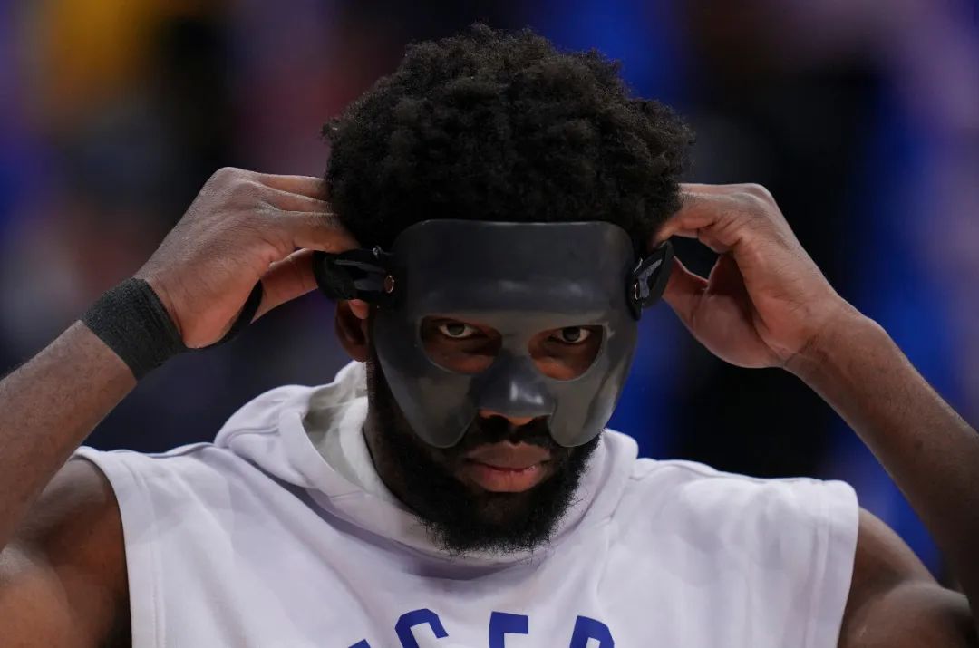 nba詹姆斯为什么戴黑面具（所以实际上并没有不戴黑面具的规定）