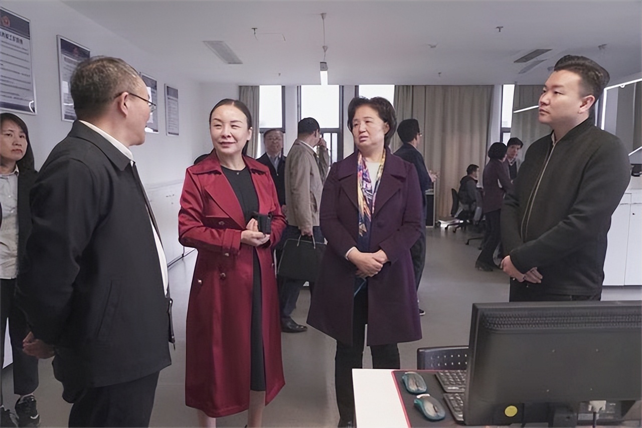 湖北女首富赖春临，摆摊起家，如今身家已达60亿