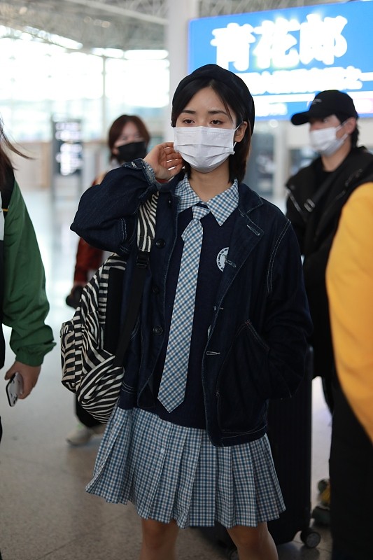 沈月的日常穿搭超可爱，学院风的穿搭就是美，都不像成年人了