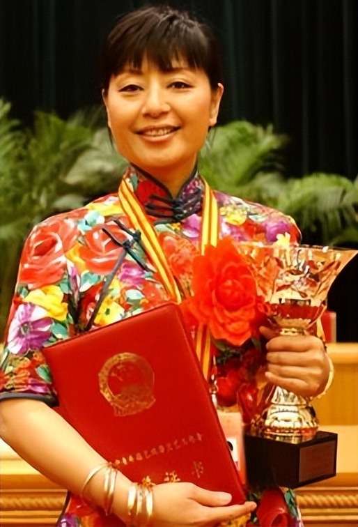 殷秀梅简历及个人资料(殷秀梅简历个人资料简介) - oto联盟