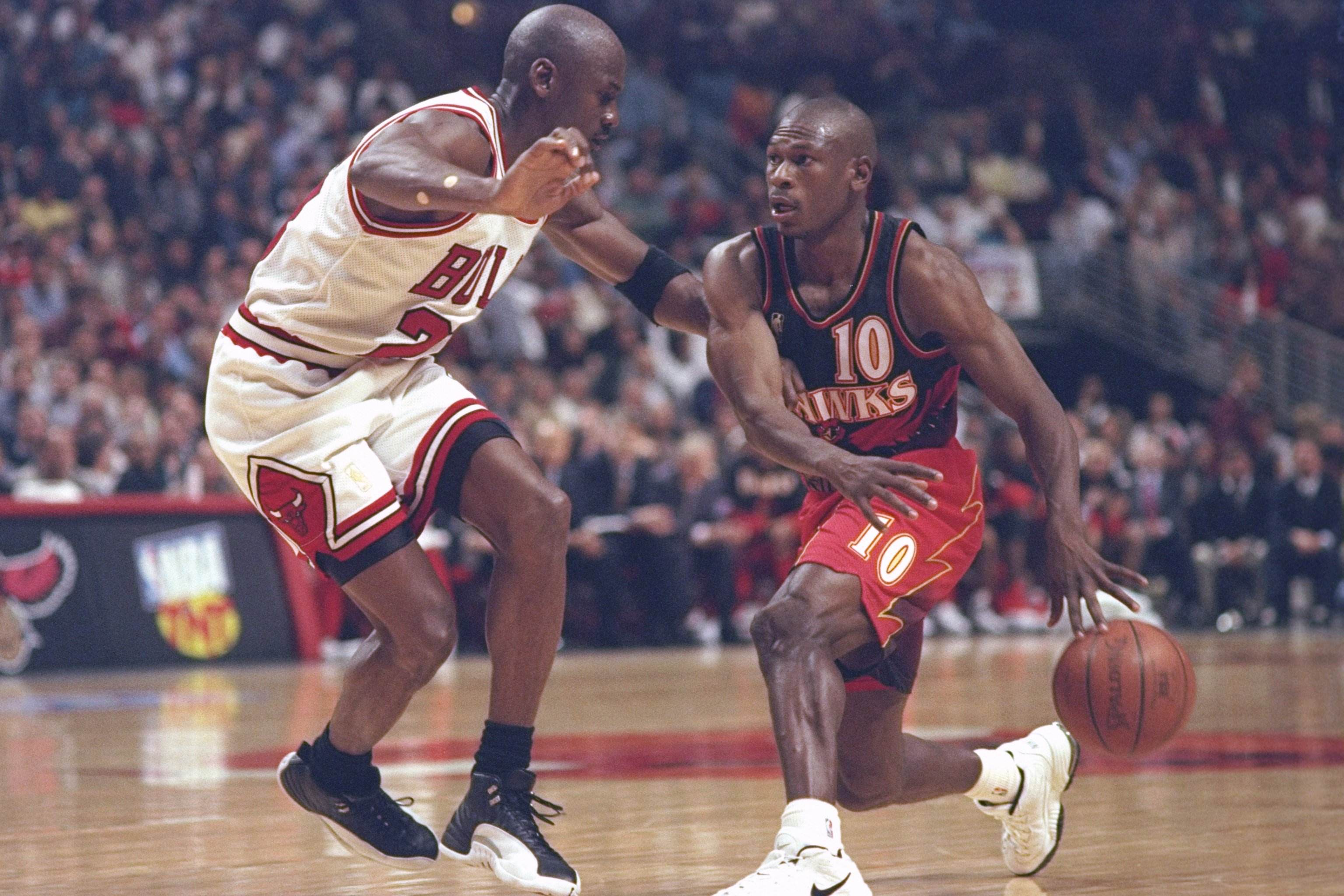 为什么nba球员手臂有轮廓（90年代的NBA中锋肌肉有多强大？对比如今内线，当年全是麒麟臂）