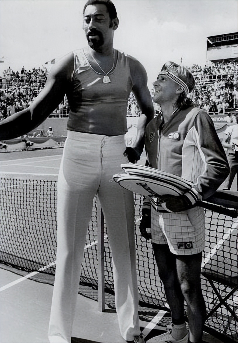 nba有哪些大长腿（让女生都羡慕和嫉妒！NBA球星长腿有多夸张？张伯伦最离谱）