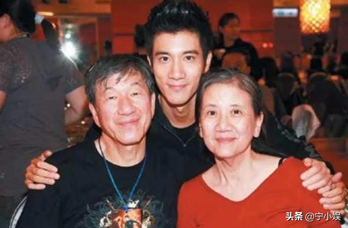 国外制作人道出李靓蕾“真面目”，才明白王力宏这次为何如此慌乱