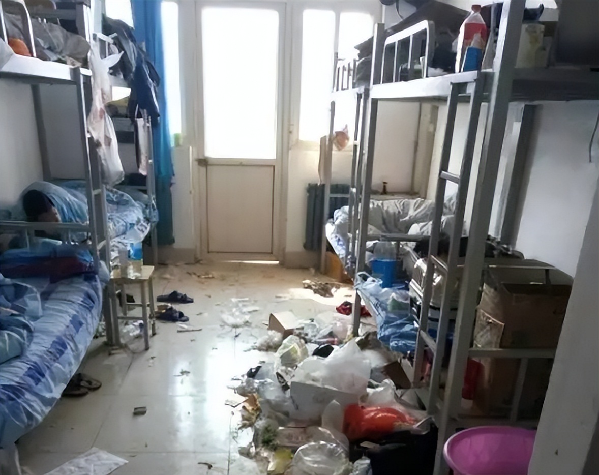 大学寝室分3个等级,豪华和寒酸分明,学生吐槽:没对比就没伤害