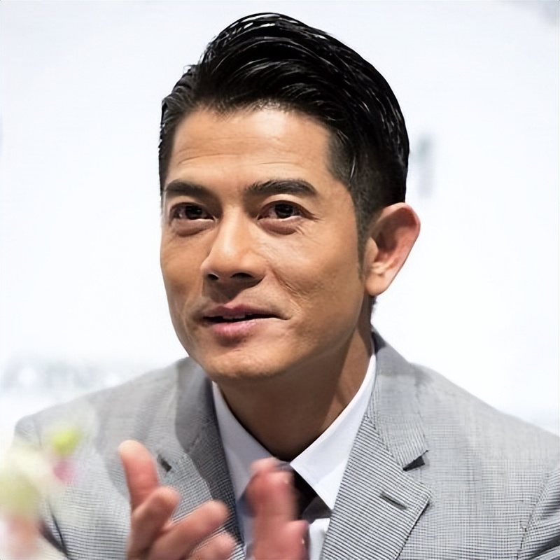 郭富城:赛马夺冠兴奋搂娇妻,恩爱惹人羡,明白熊黛林输的原因了