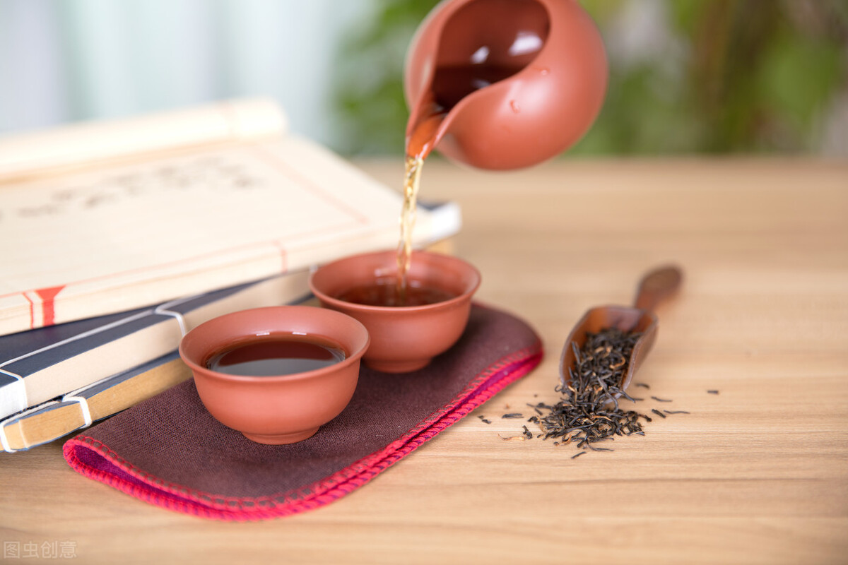 一人，一茶，一书，一心境，忙碌后的清闲总有一种无关风月的感觉