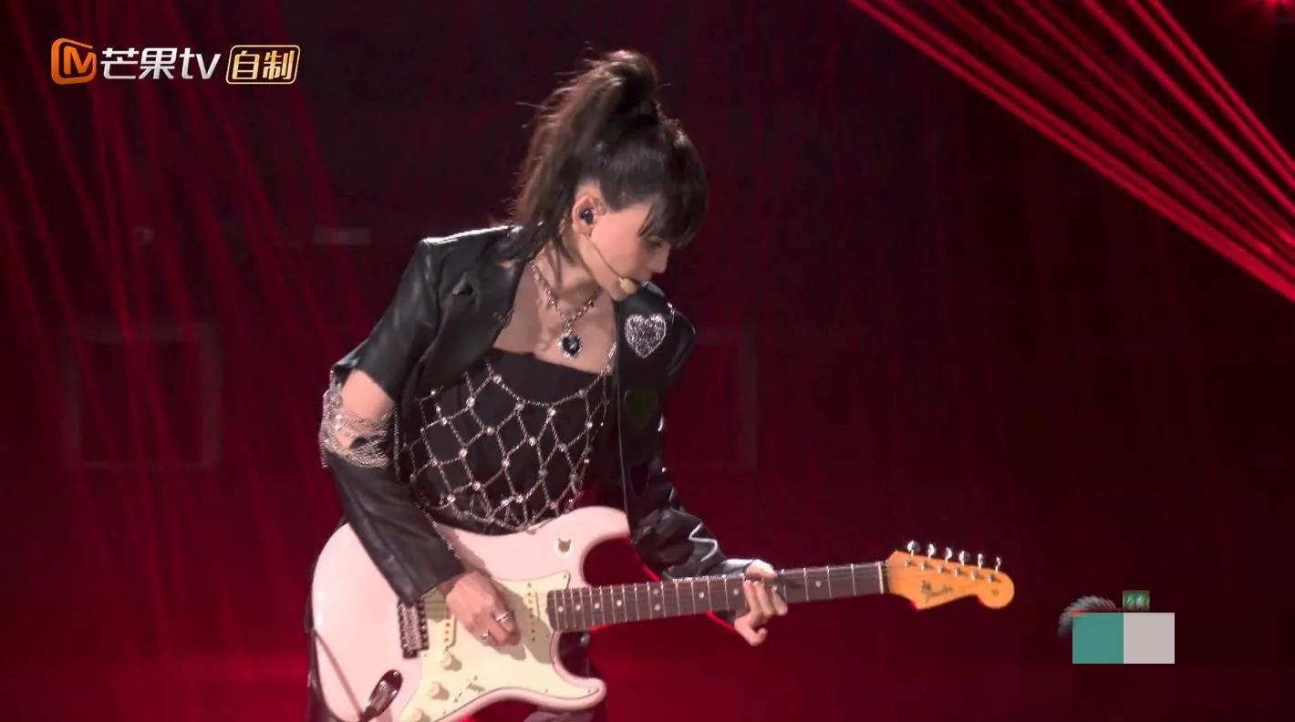 红得快，沉得也快，这8位“风光不再”的明星，如今有人露了原形