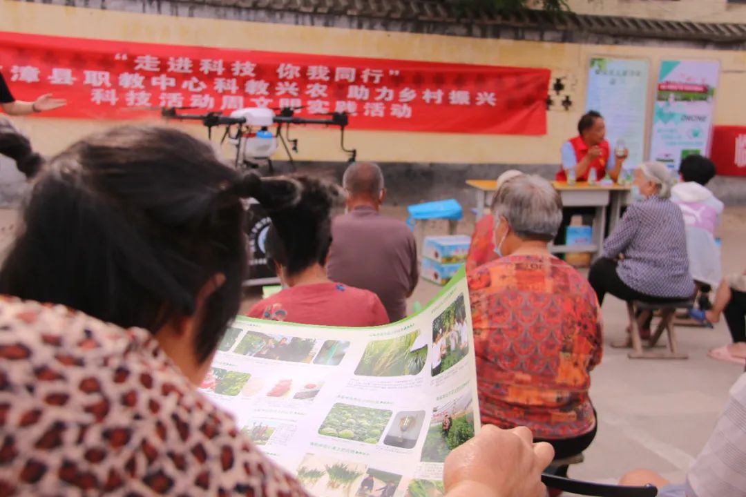 邯郸临漳：农技人才下基层 田间把脉解民忧
