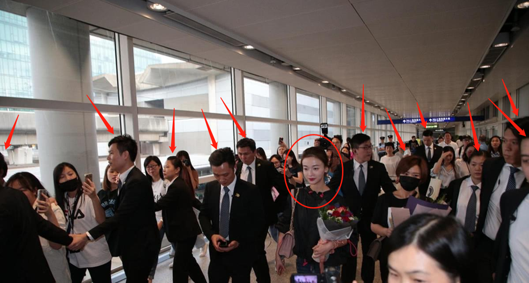 古天乐骑电瓶车上下班 香港艺人跟大陆艺人出行对比太打脸了