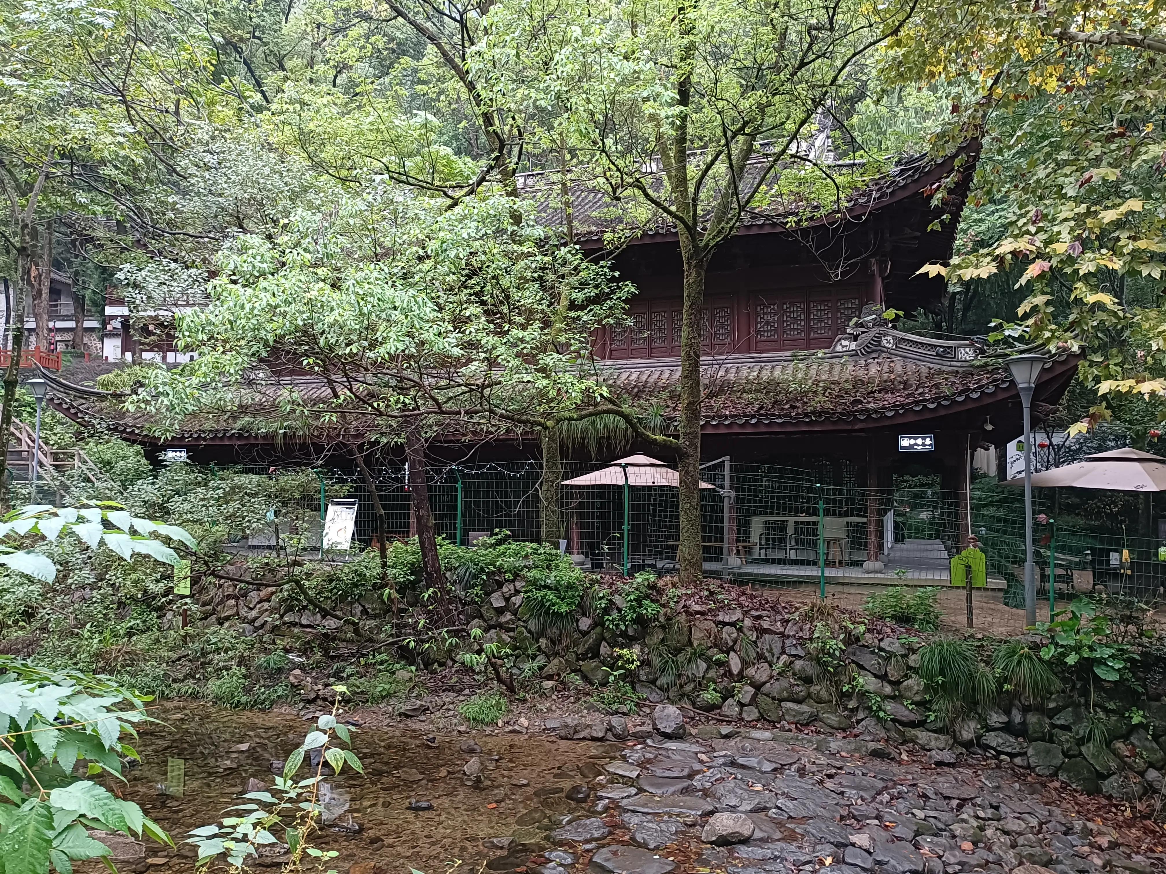 行到水穷处，坐看云起时一一雨游白云山