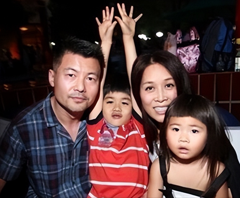 那辛个人资料情况(那英:和高峰相恋10年换不来婚姻,带着儿子嫁给孟桐