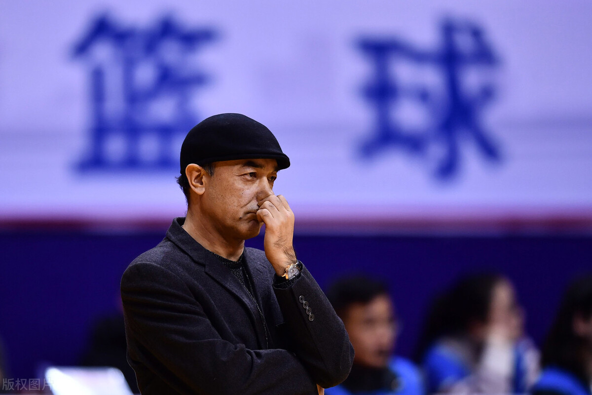 中国执教足球队最长的教练是谁(阿的江真的不行了吗？他可是CBA中执教时间最长的主教练)
