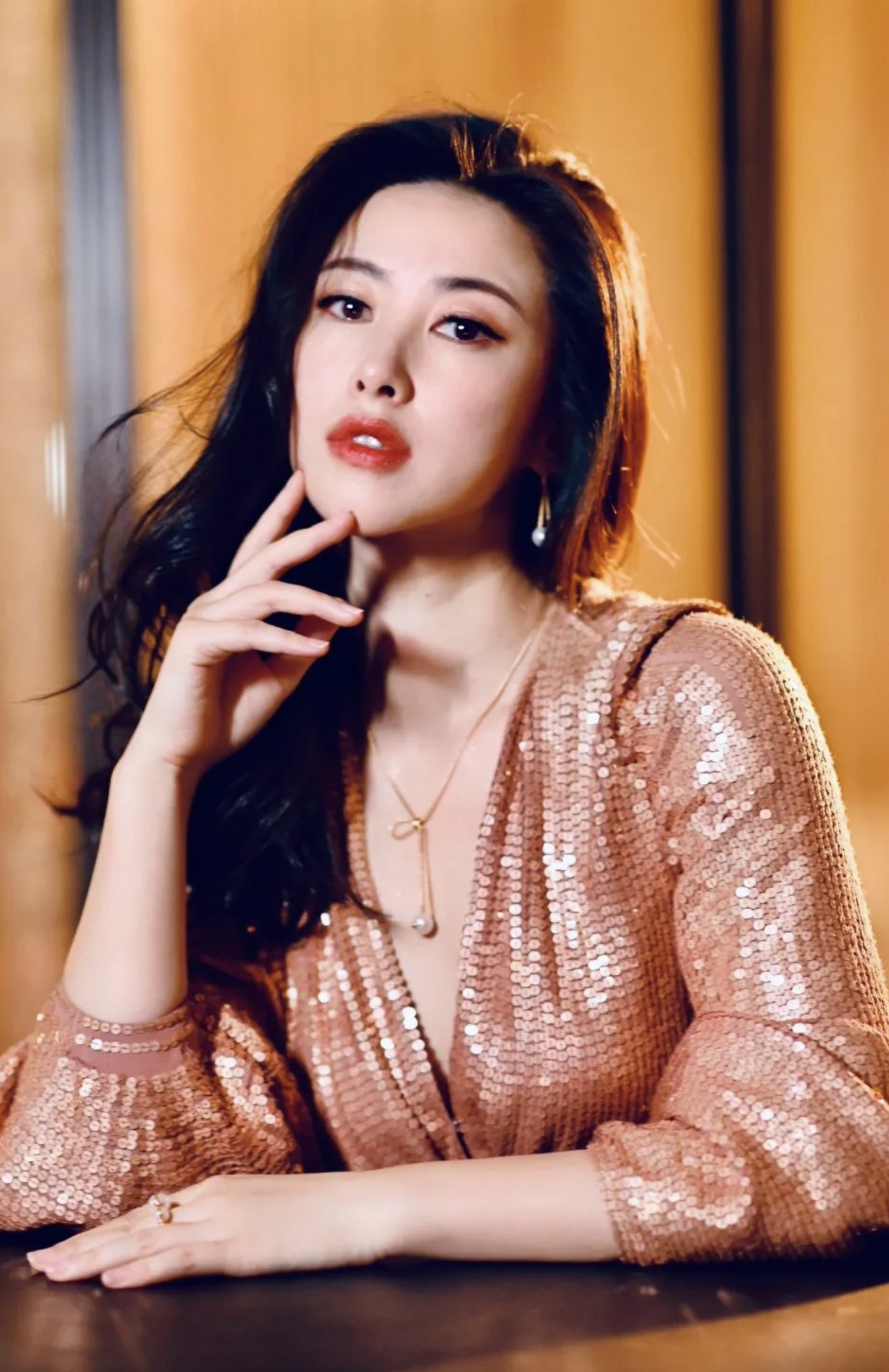 朱珠到底是谁(演员朱珠的成名之路,和她生命中爱过的4个重要的男人)