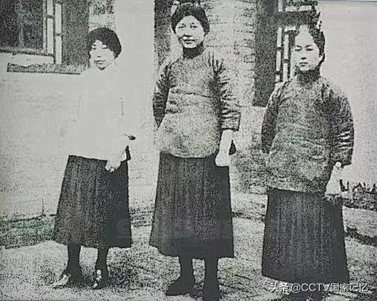 他当校长后，北大迎来了建校后第一批女学生