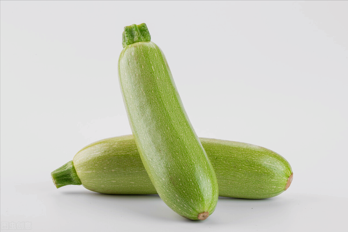 小葫芦:可用作食用菜.含有胡萝卜素,帮助肠胃蠕动,人们很喜爱它.