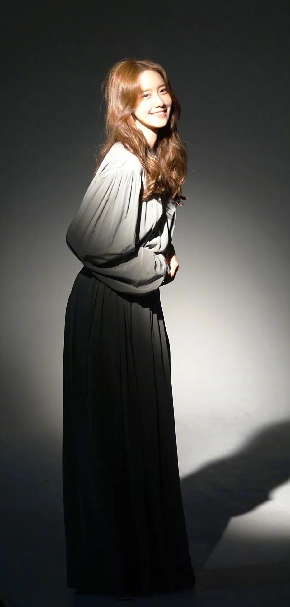 韩国艺人林允儿壁纸