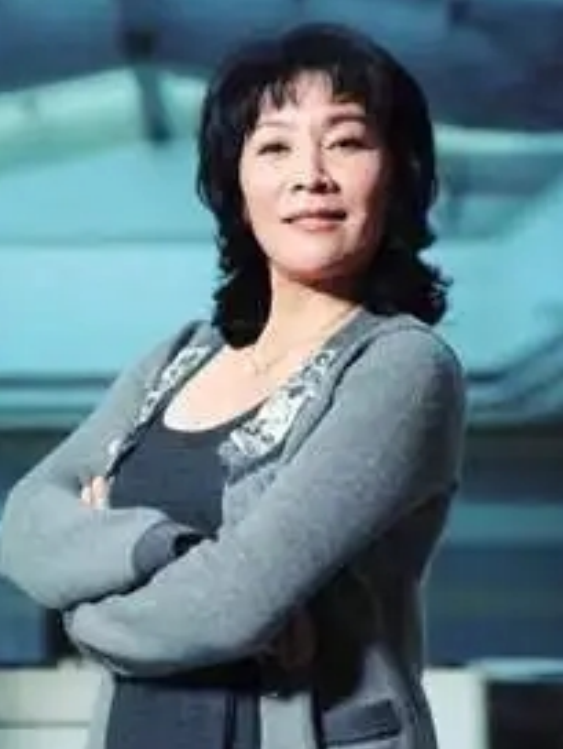 我国第一个奥运会冠军是谁（马燕红：中国首位体操奥运冠军，退役后赴美国，执教时遭白人刁难）