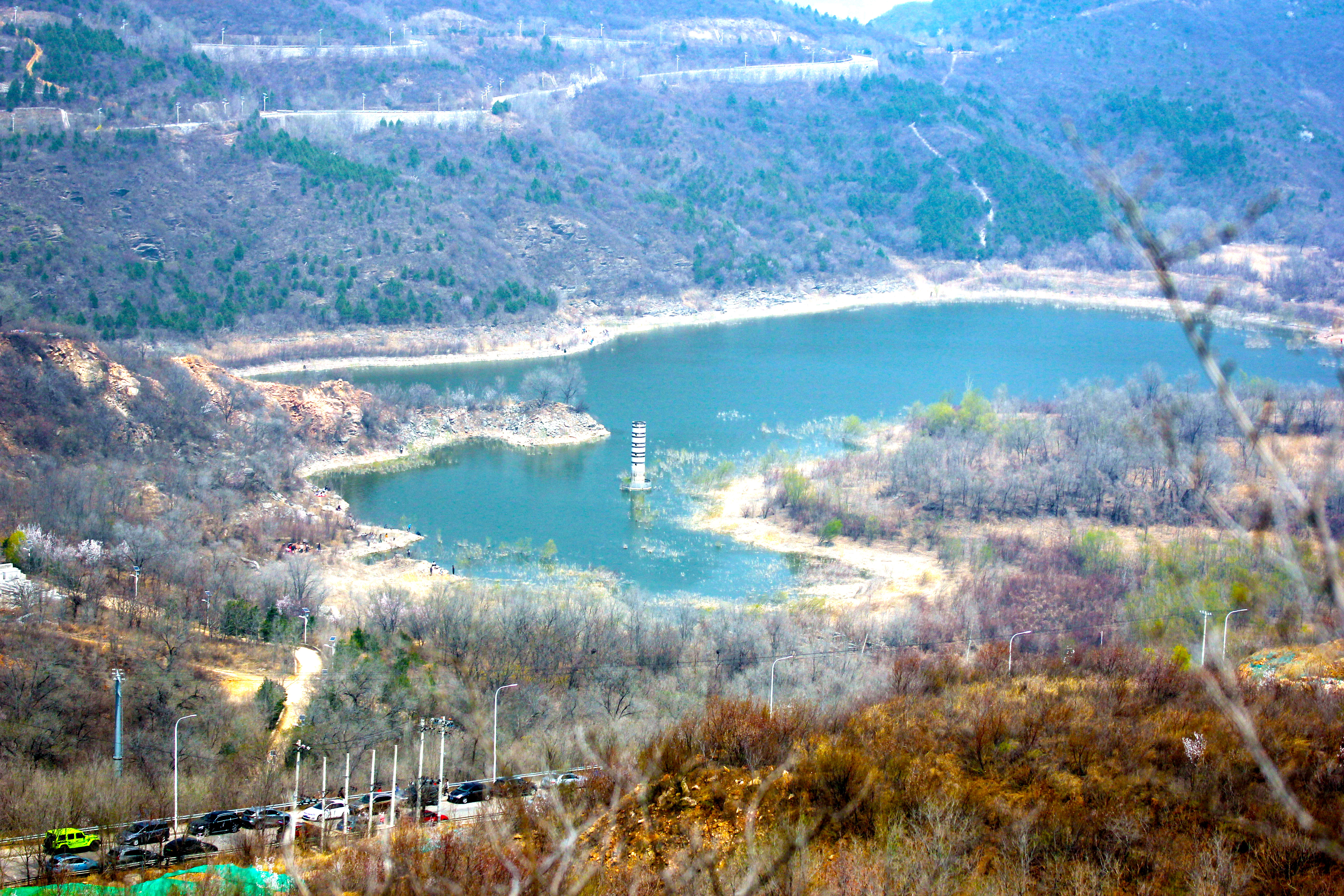 藏在北京近郊的踏青好去处，赏花海、挖水晶，还有清澈的山泉水