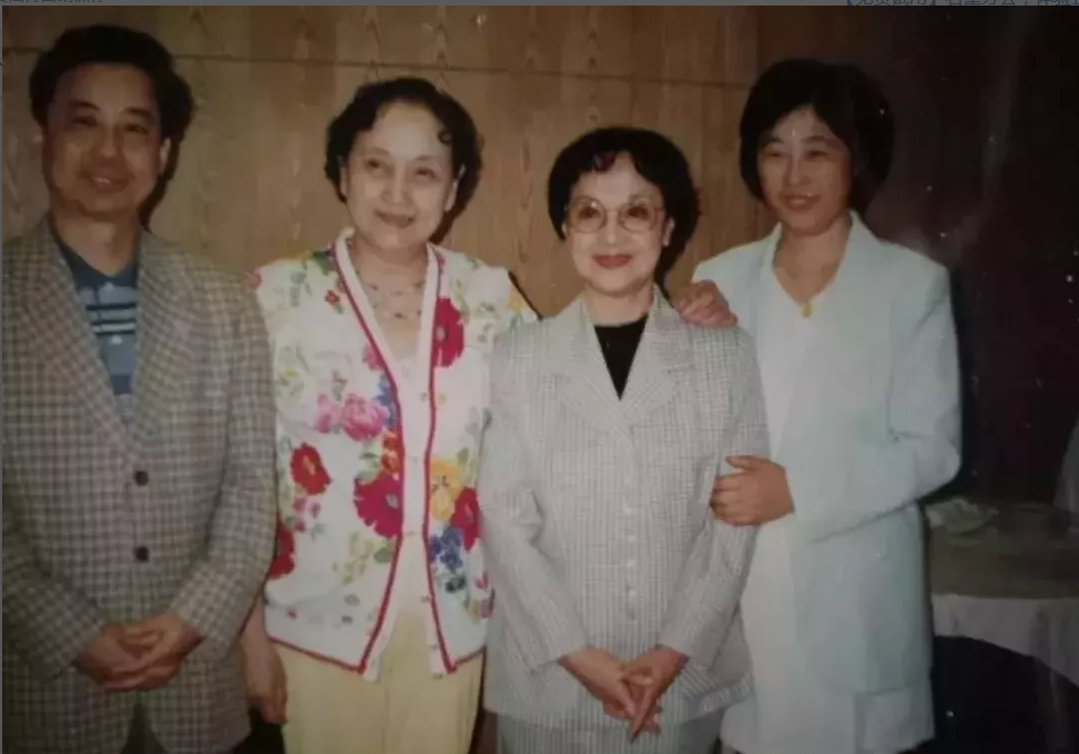 王丹凤、王晓棠“二王争美”：都说二人长得像，其实美得各有千秋