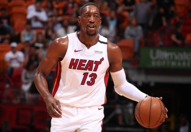 nba有哪些国际中锋（新的顶梁柱！美媒评选新赛季NBA十大中锋：前三名实至名归）