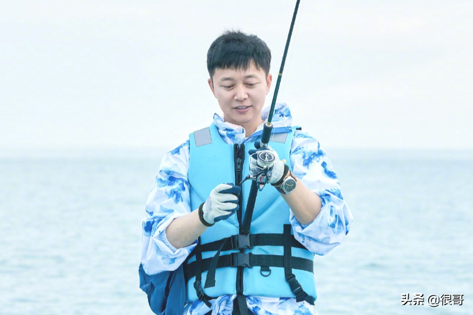 金铁峰：刘奕君同学，因演日本人成名，如今在幸福到万家中扮莫总