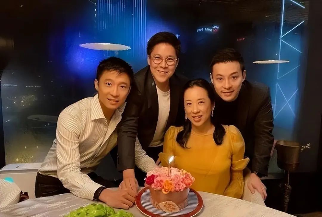 霍启山章子怡 霍启山的妻子叫什么名字 - 百科叔叔