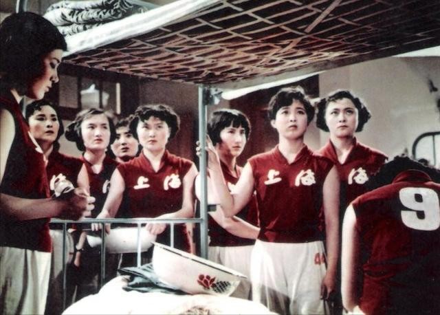 导演谢晋：三个儿子死得死病的病，黄连都没我的生活苦