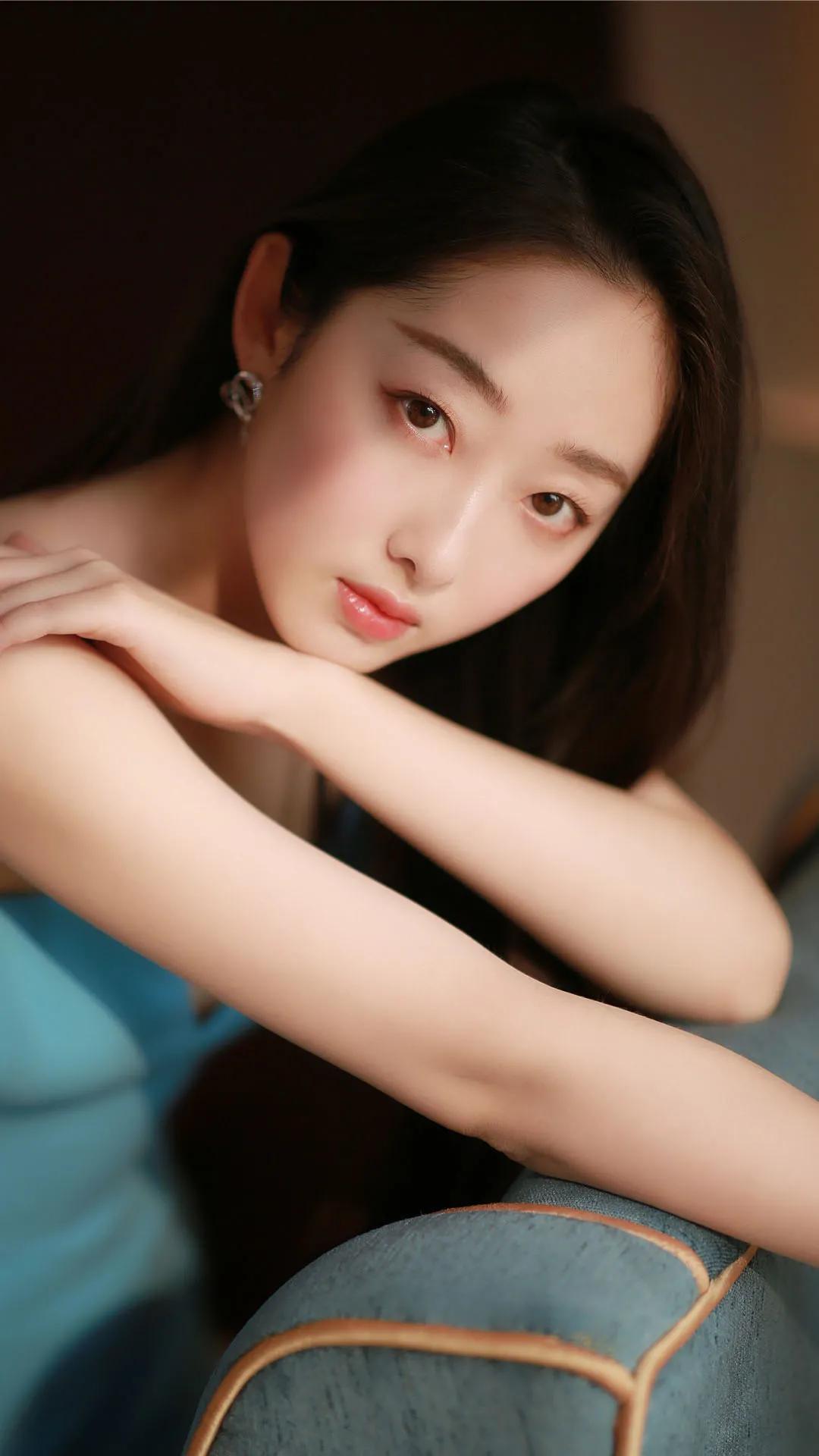 蒋梦婕：气质独特，温婉大方，甜美可人