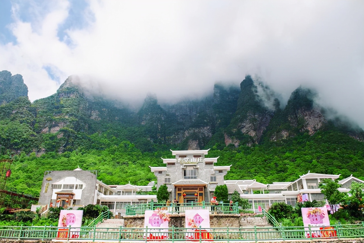 瑶山深处的旖旎风光，在这里看云海翻涌，不容错过的圣堂胜景