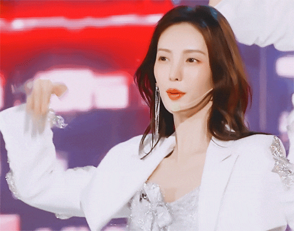 仙气十足,优雅甜美的金晨