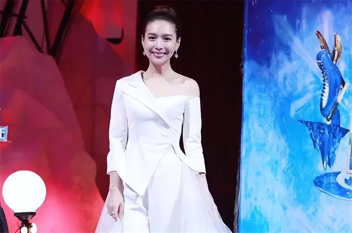 还记得主持人栗坤吗？如今她的近况如何？