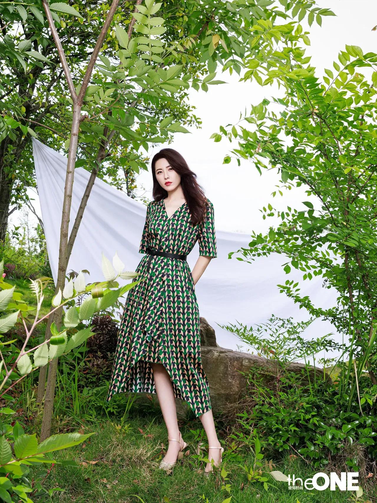 张天爱、杨幂杂志大片，清纯唯美，炫彩多姿