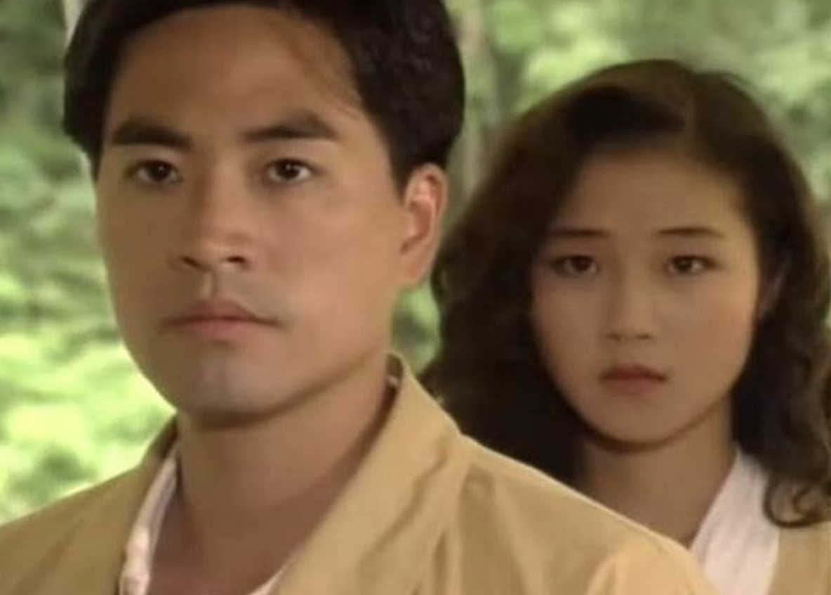 60岁陈庭威拍片为高考生加油，头发浓密略显发福，已移居广东生活