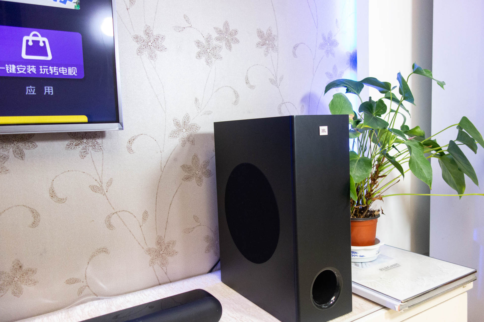 如何让客厅变成KTV？JBL KTV 350回音壁K歌不停