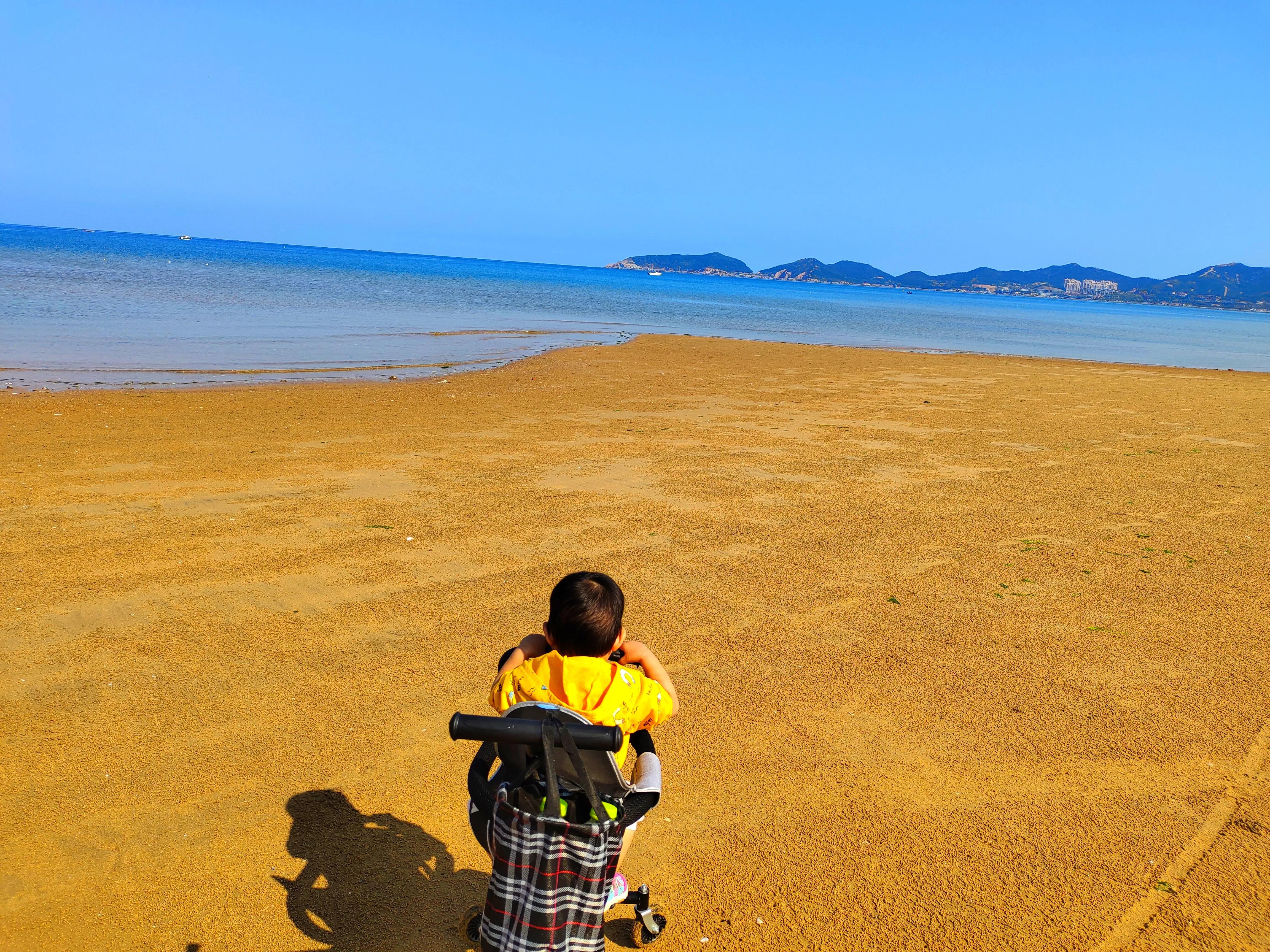 水天一色间，问一声那海鸥