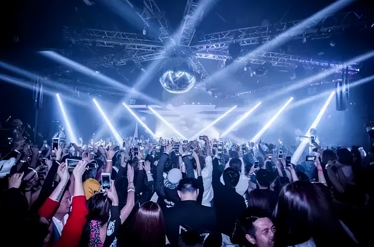 夜场如何吸引客人选你夜场营销怎么做起来