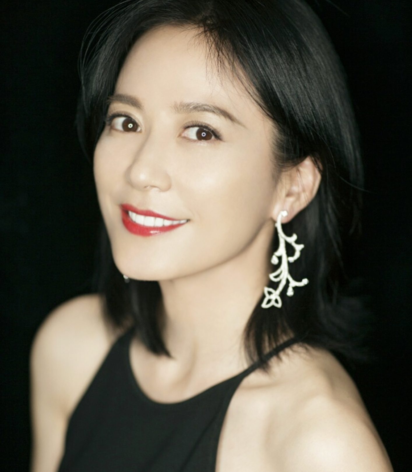 中国古典美人(8位好看的“中国式”天然美女，没整容没微调，颜值甩网红十条街)