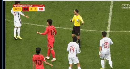 霸气红牌！国足1：3韩国，裁判6次争议判罚让安东尼奥咆哮