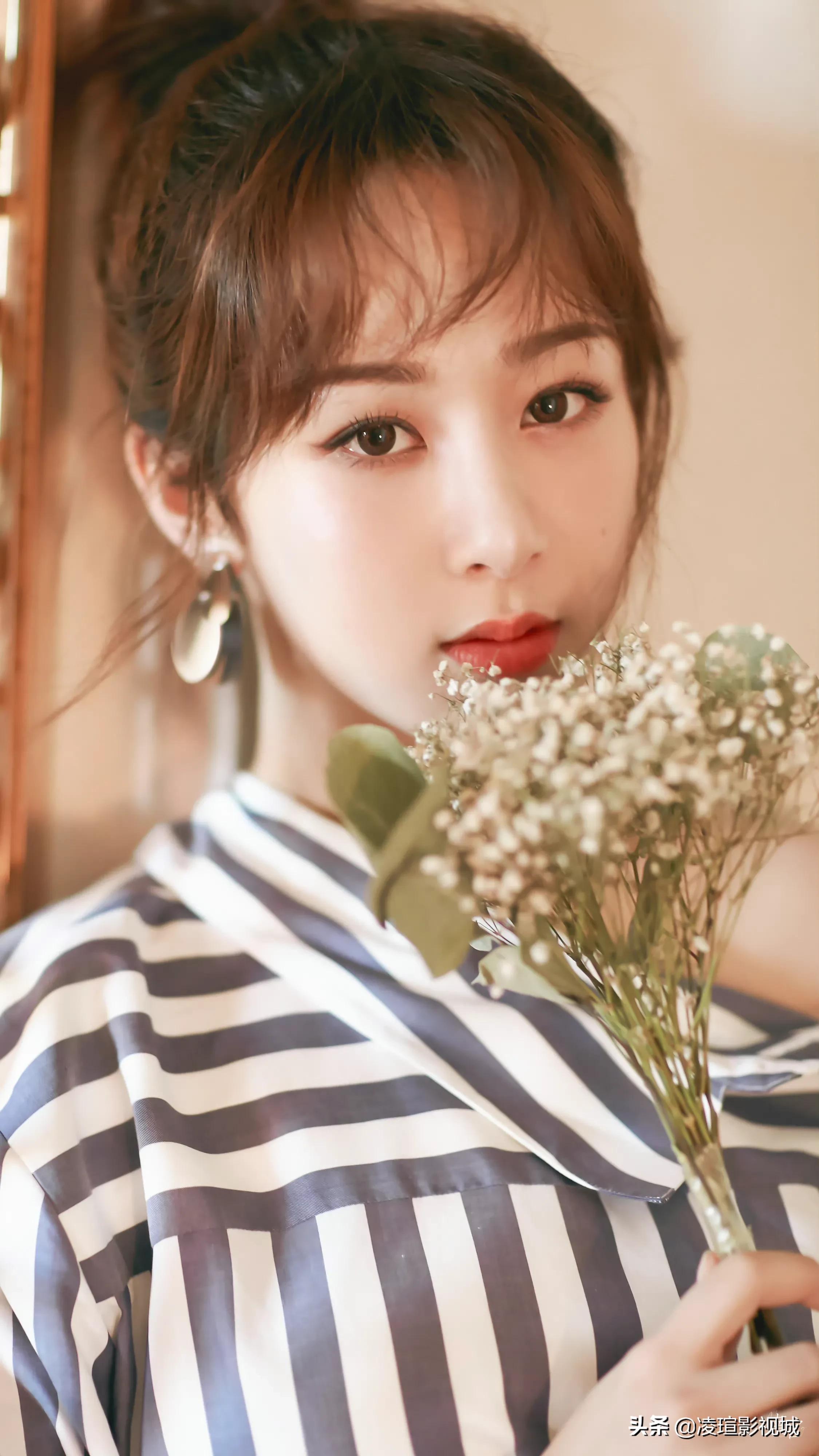 明星壁纸图片分享：杨紫（1）