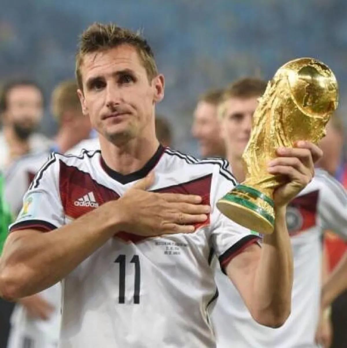 巴西世界杯大罗克洛泽（大罗闪耀五星巴西，克洛泽冠绝四星德国，谁的进球含金量更高？）