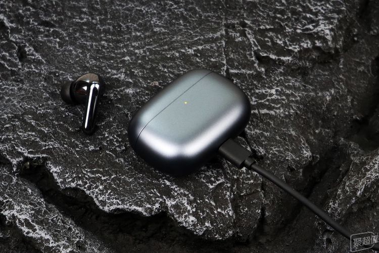 音质出众还有创新测温亮点的真无线蓝牙耳机——荣耀Earbuds 3 Pro