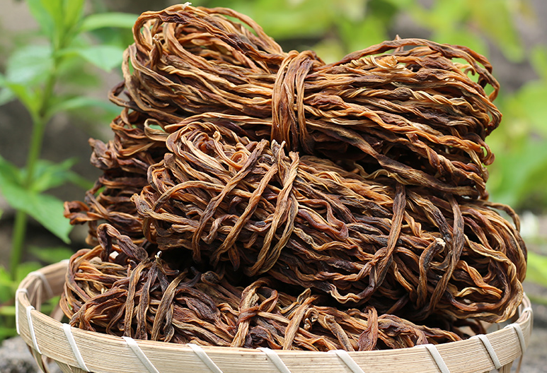 万年青怎么吃（8月7日立秋，趁着阳光正好，这6种蔬菜多晒一些，秋冬炖肉贼香）