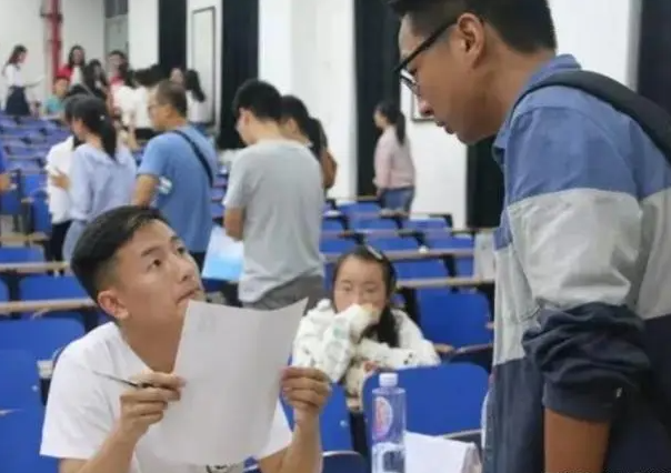 双非毕业生也能进大厂？华为签下“三所大学”，学生就业不愁了