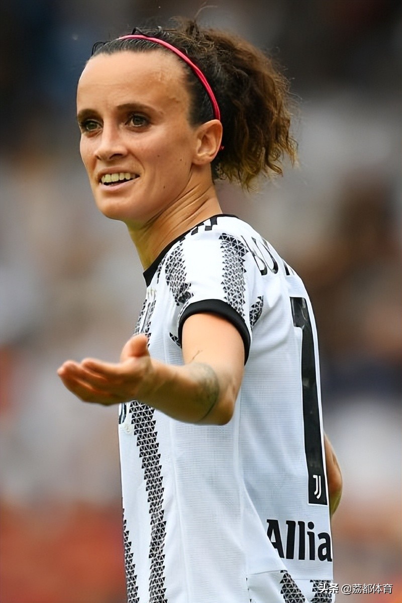 女足世界杯姬(当今世界上最好的50名女足球运动员)