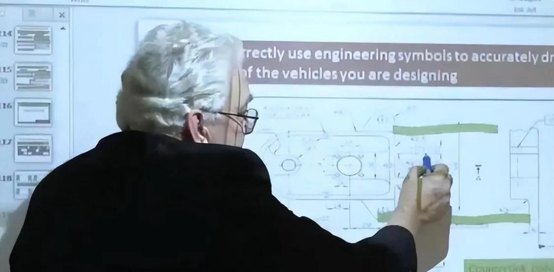 自称来自未来的人，预言了人类的后半生….