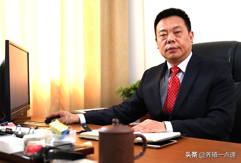 杨章平，江苏高邮人，扬州大学教授、博导，动物遗传资源开发专家