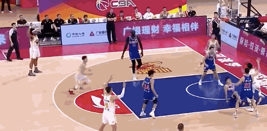 中国篮球裁判考试用的是什么规则(CBA裁判，怎么了？鼓励对抗，但不应该是这样子的)