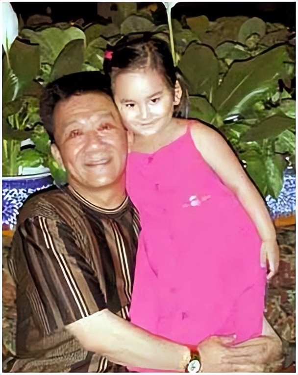 18年后再看袁茵,才看懂她当年为何会离开侯耀文,转身嫁给戴志诚