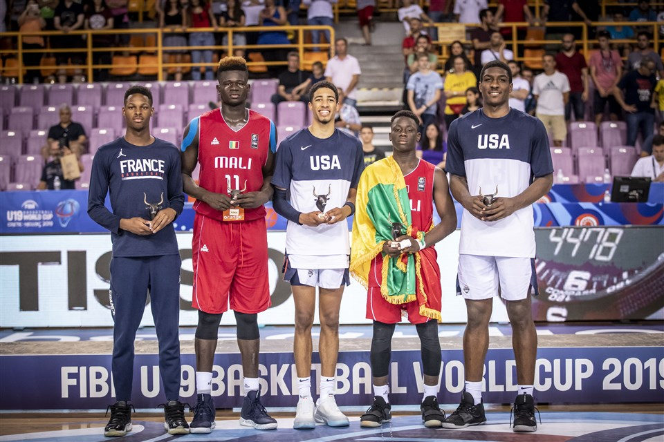 nba哪些球員不是美國人（單場32分32板，曾打爆美國男籃！模板奧尼爾的天才，為何沒進NBA）