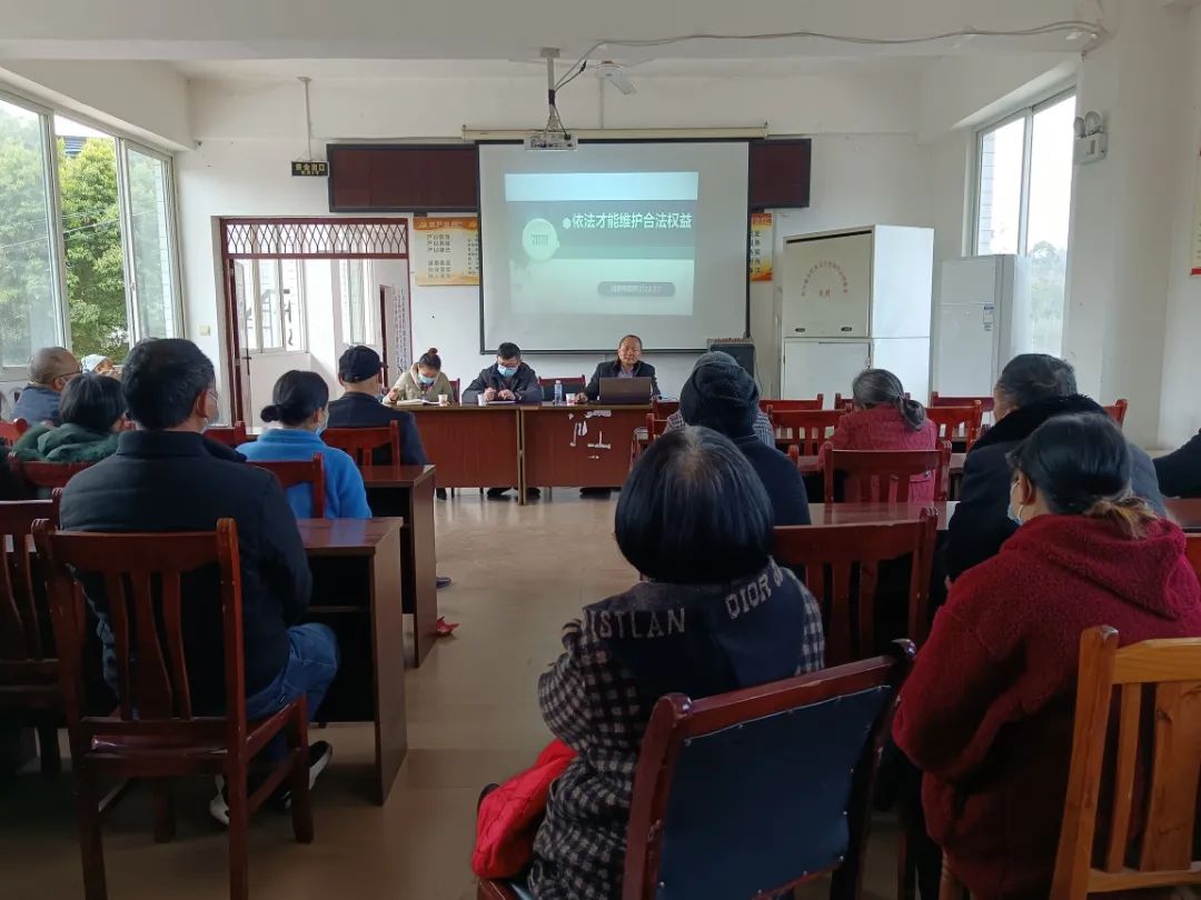 瀛领所胡群挥律师走进钟祥镇针鼓社区作住宅专项维修资金法律培训